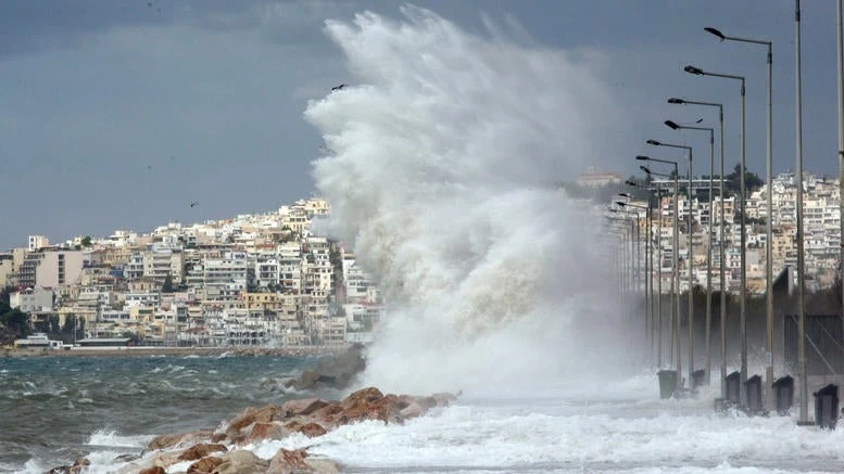 Σαρώνουν τη χώρα τα μποφόρ – Με βροχές και καταιγίδες η Πέμπτη